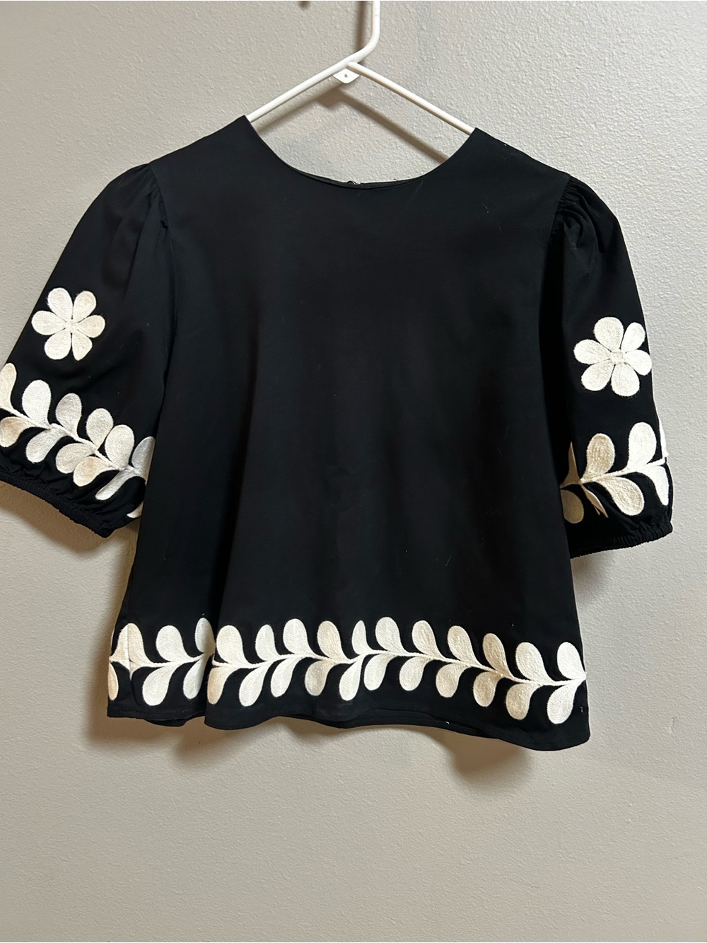 Strut & Bolt Blouse Womens M Black Ivory Floral Embroidered Puff Sleeve Boho Top